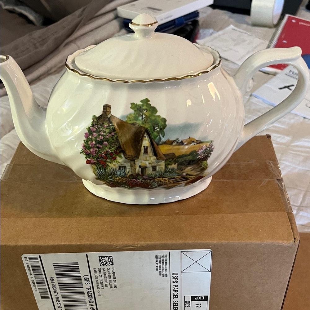 Cottage Scene Ceramic Teapot